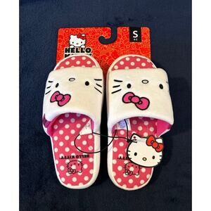 Hello Kitty Womens Slippers Size 4/5